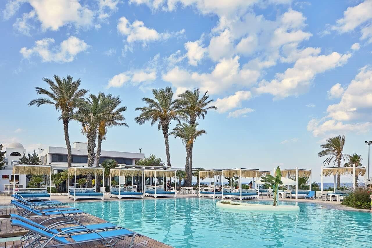 Epsilon Aparthotel