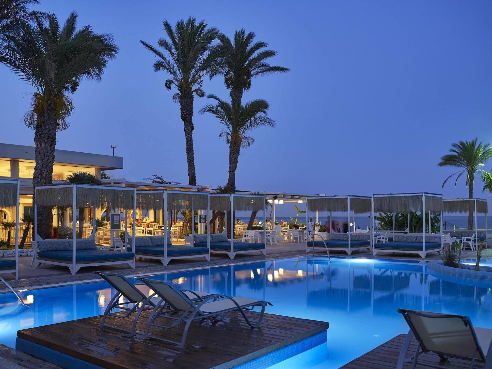 Epsilon Aparthotel