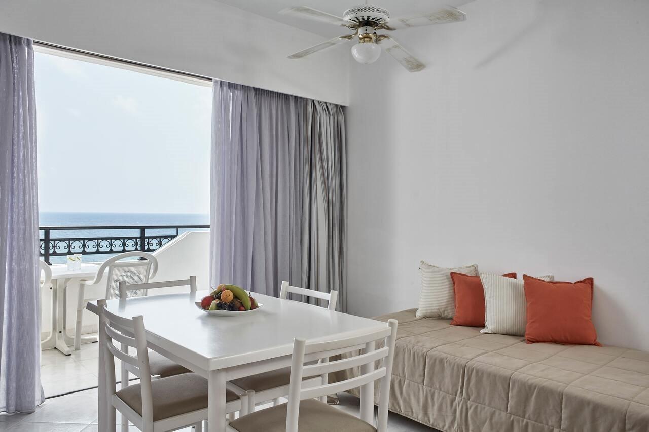 Aparthotel Epsilon 4*