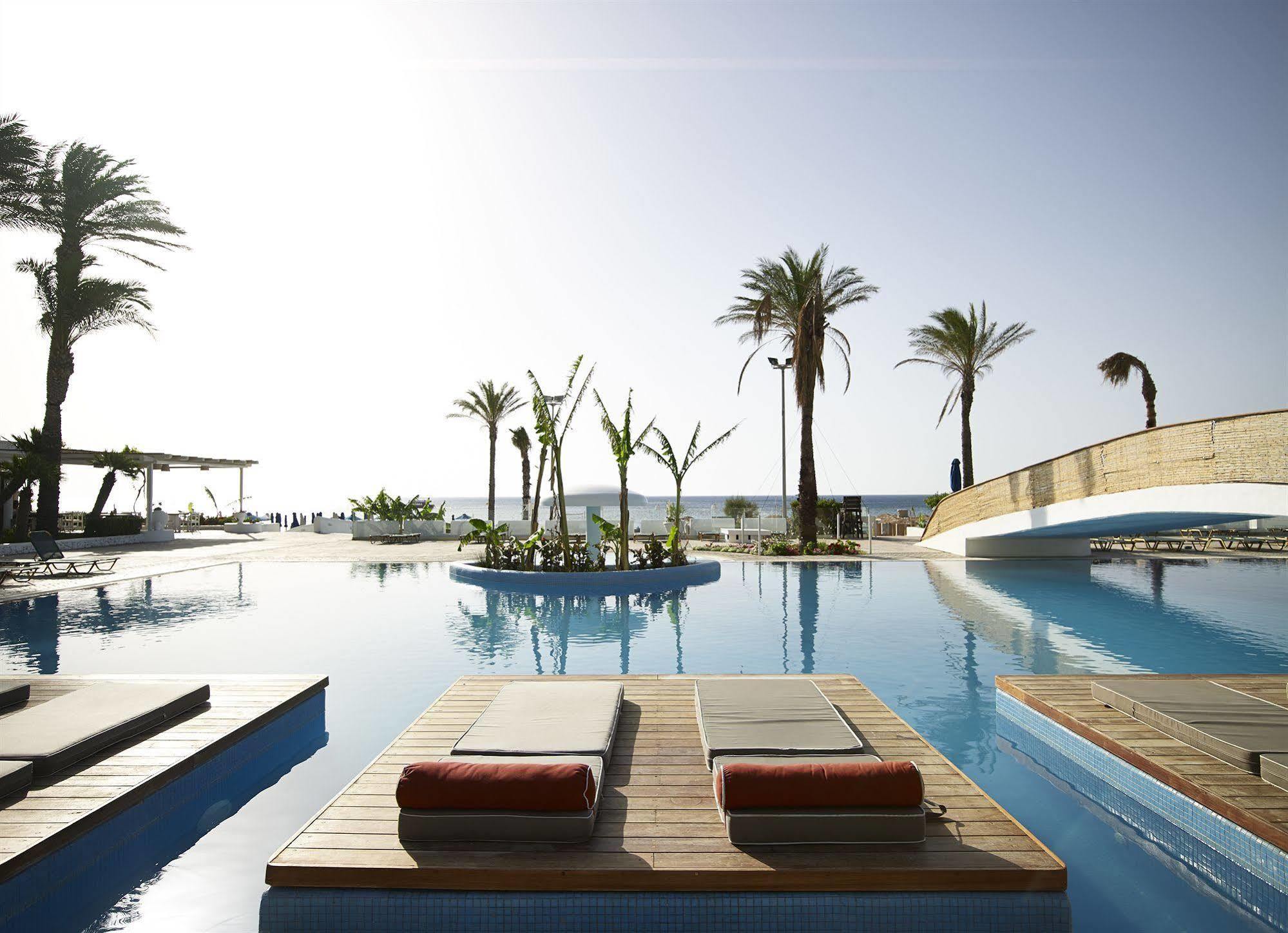 Aparthotel Epsilon 4*